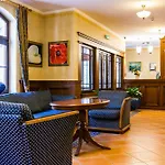Opera Otel 3*