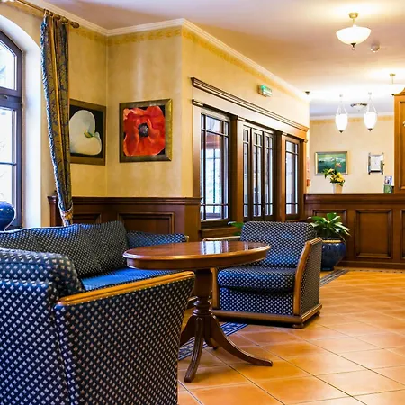 Opera Szálloda 3*
