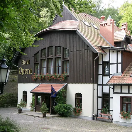 Opera Szálloda 3*