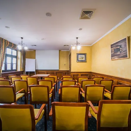 Opera Szálloda 3*