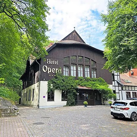 Opera 호텔