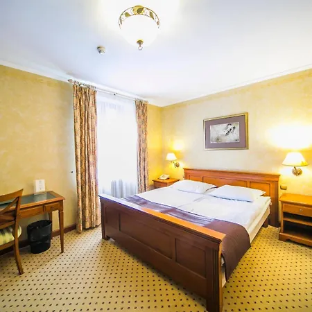 Opera Hotel 3*