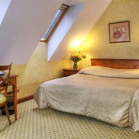 Opera Hotel 3*